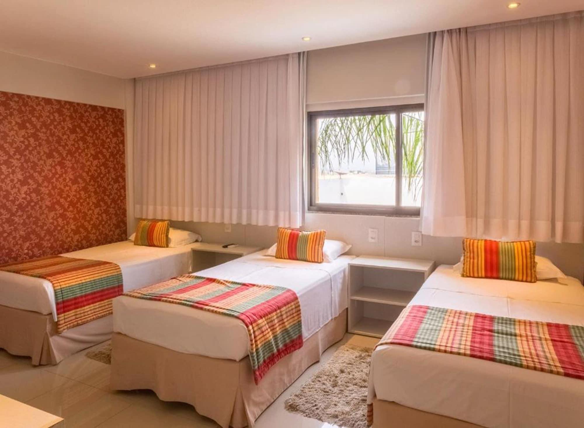 Hotel Girassol Plaza Палмас Екстериор снимка