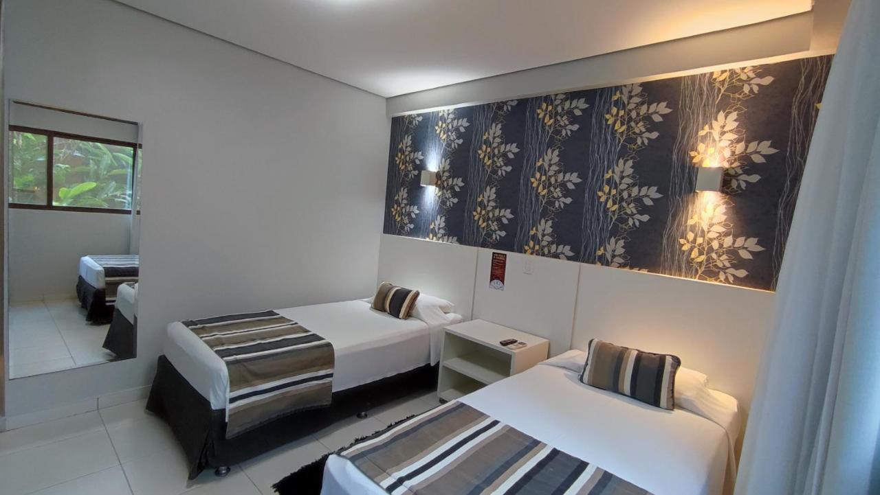 Hotel Girassol Plaza Палмас Екстериор снимка