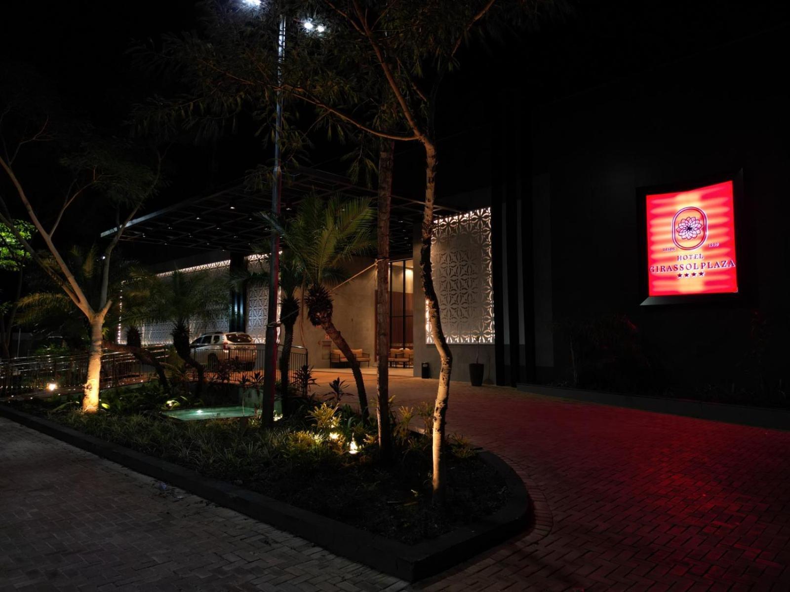 Hotel Girassol Plaza Палмас Екстериор снимка