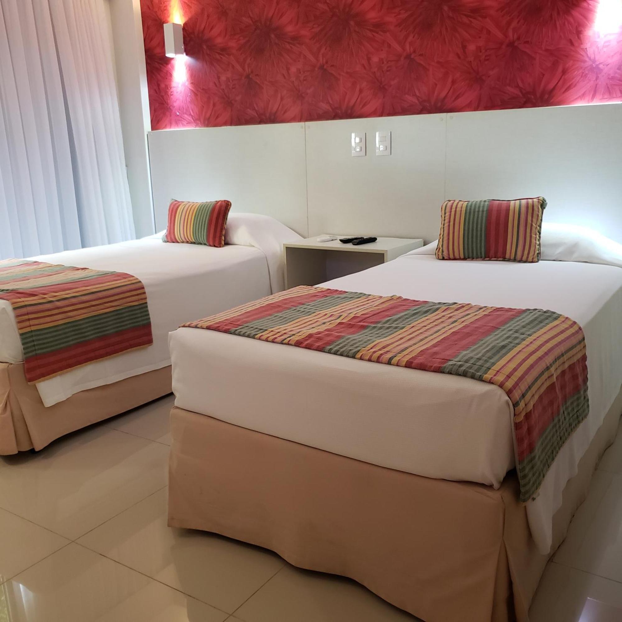 Hotel Girassol Plaza Палмас Екстериор снимка