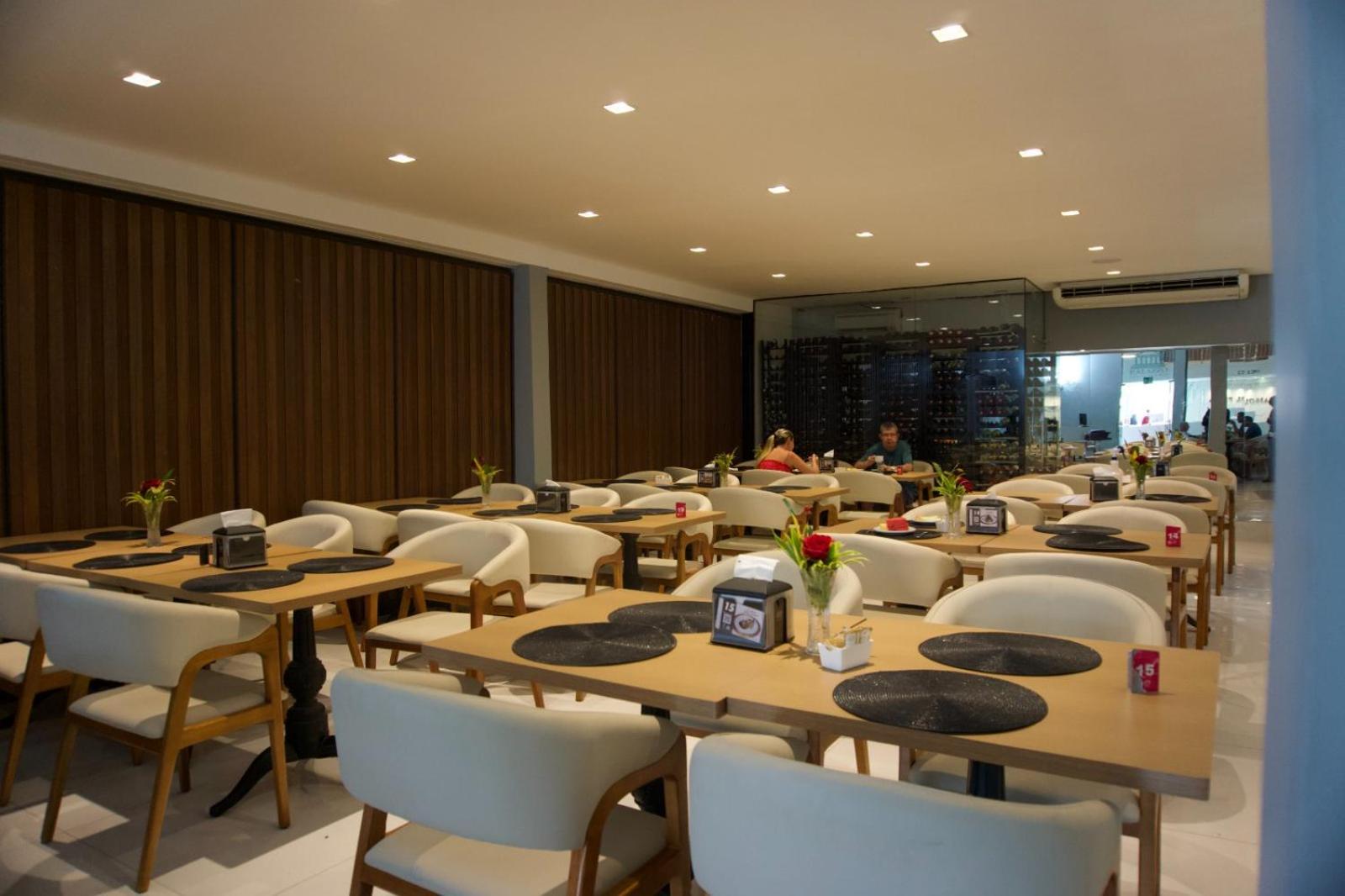 Hotel Girassol Plaza Палмас Екстериор снимка