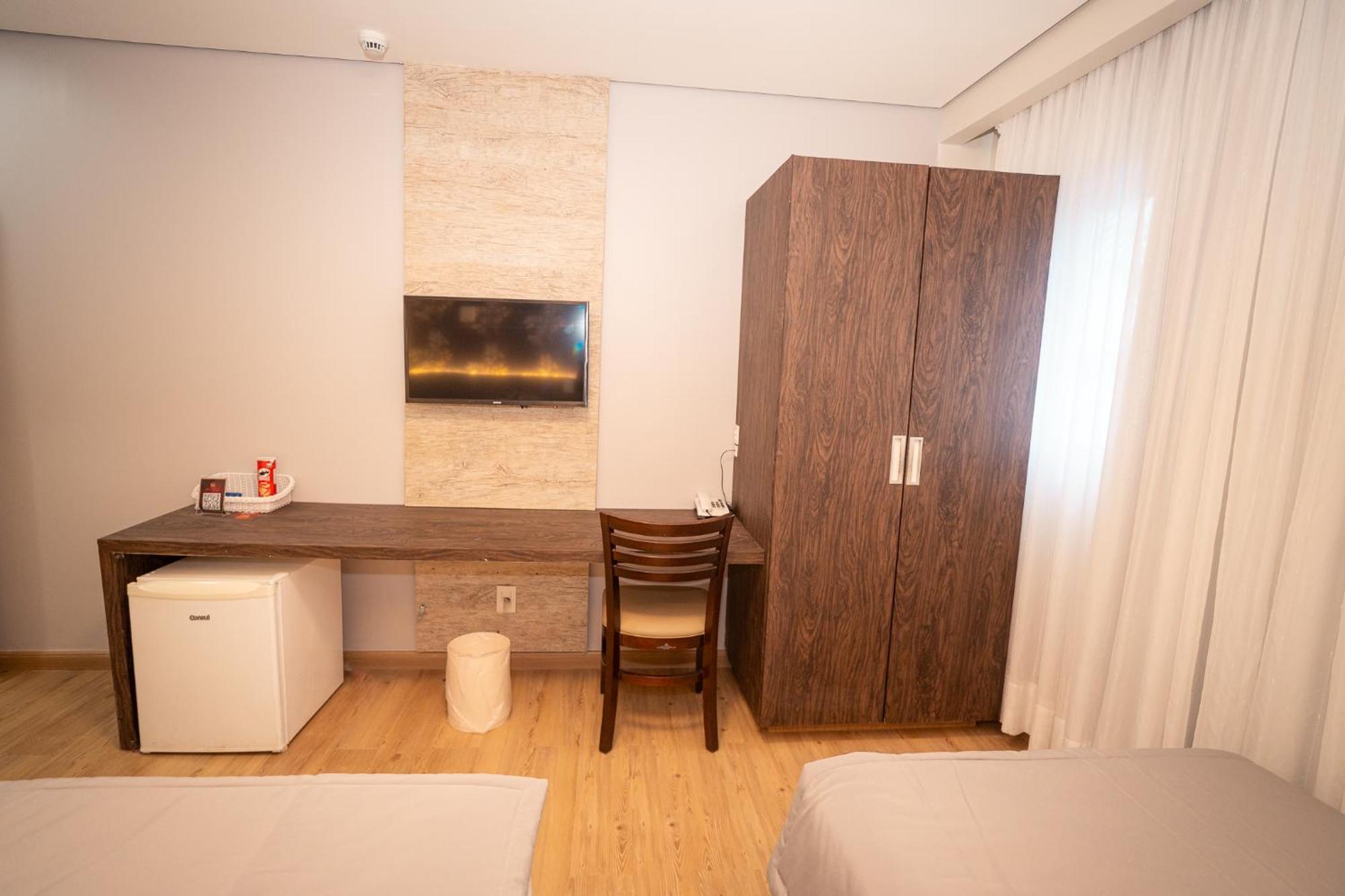 Hotel Girassol Plaza Палмас Екстериор снимка