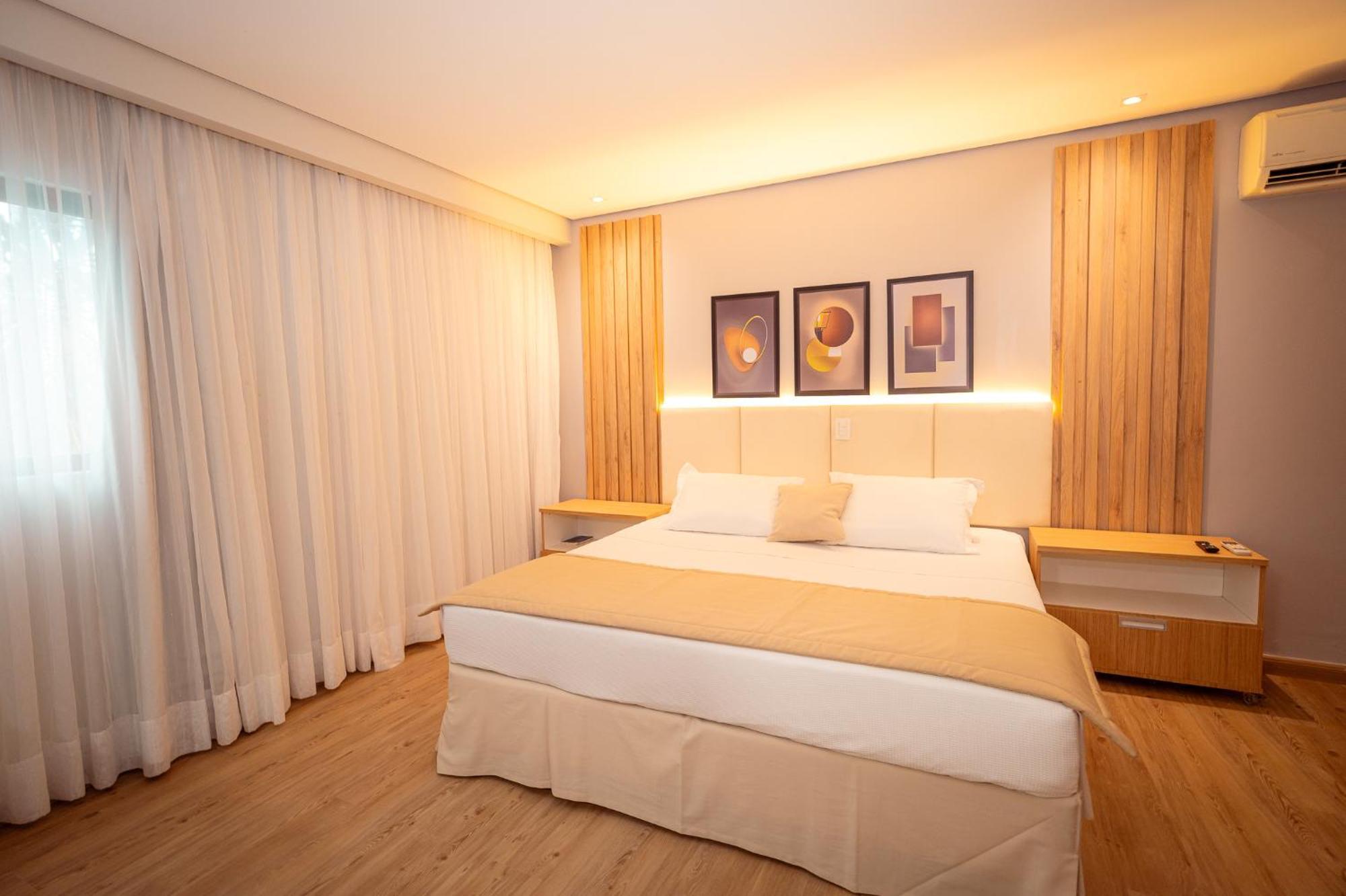 Hotel Girassol Plaza Палмас Екстериор снимка
